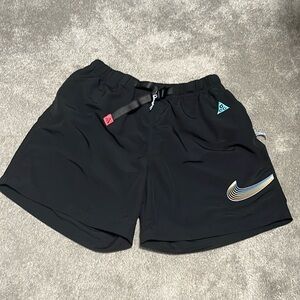 Men’s Nike ACG Be True Shorts Size Large Black